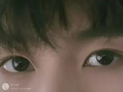 王源星星眼图片