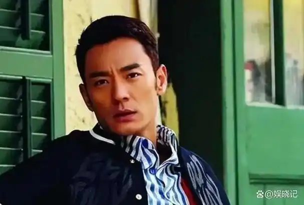 他是靳东同班同学娶过郝蕾爱过王珞丹负了殷桃后娶小10岁的她