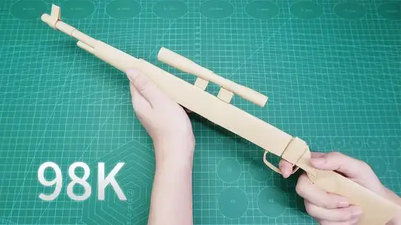 用a4纸折的98k毛瑟步枪,吃鸡神器,造型超帅!-生活视频-搜狐视频