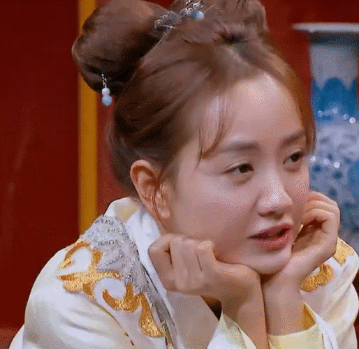 可爱呵呵明星大侦探杨蓉漂亮综艺美女gif动图_动态图_表情包下载_soo