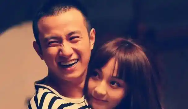 哎呀,有的人可真是"牛"啊,禁烟室里都敢吸烟,被提醒后,竟然还直接把烟