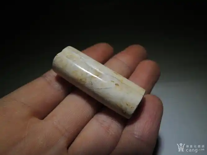良渚玉器鸡骨白玉管