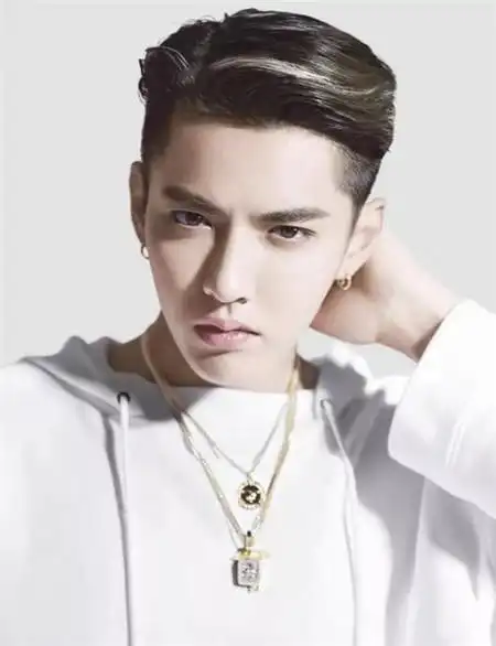 两边铲男生发型 吴亦凡帅气示范