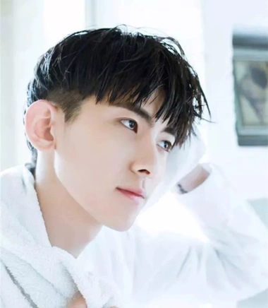 男士秃鬓角气质好看发型