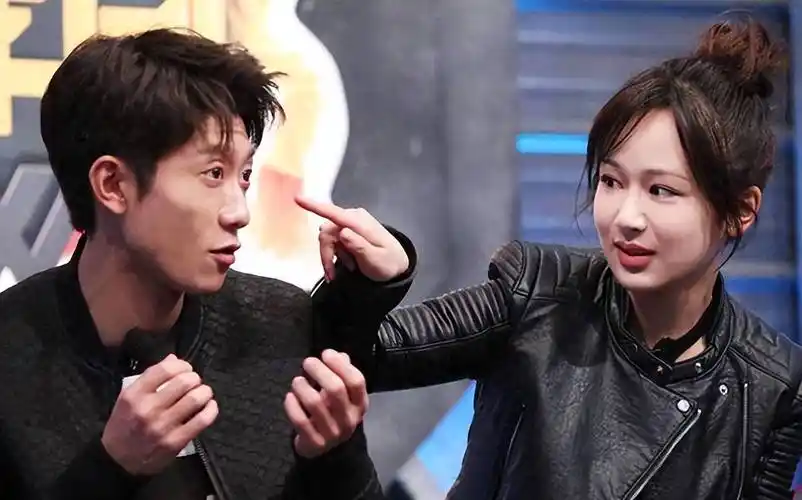 杨紫生日,张一山沉默,友谊的深度,不在表面的繁华_祝福_因为_形式