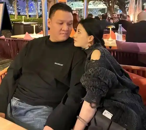 好声音没夺冠,却嫁给爱奇艺副总裁,34岁成了人生赢家_李嘉格_车澈