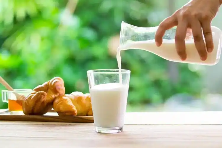 喝牛奶是门"技术活",喝不对反伤身!快看看你喝错了吗?-图3