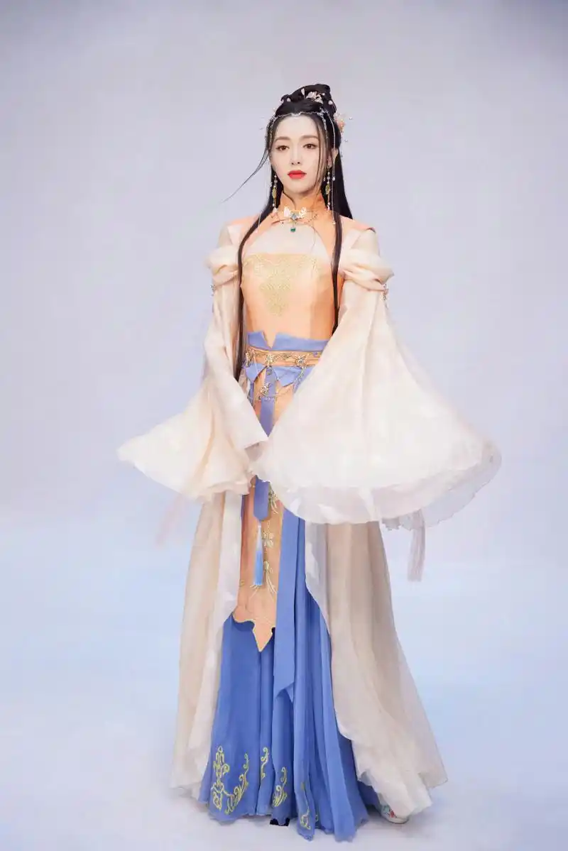 唐嫣古装造型好美,活力四射.