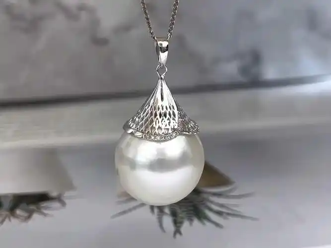 经典轻奢风澳白珍珠吊坠