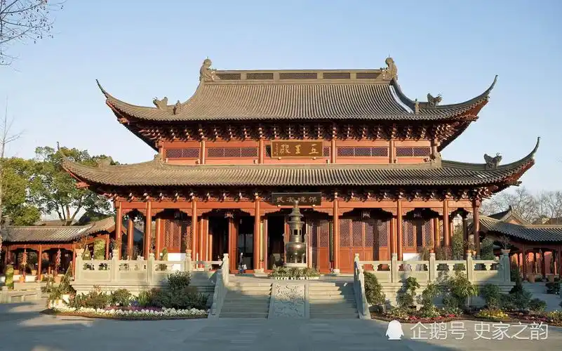 杭州成为南宋都城之前的发展史两位文坛巨匠和一位国王相继治理