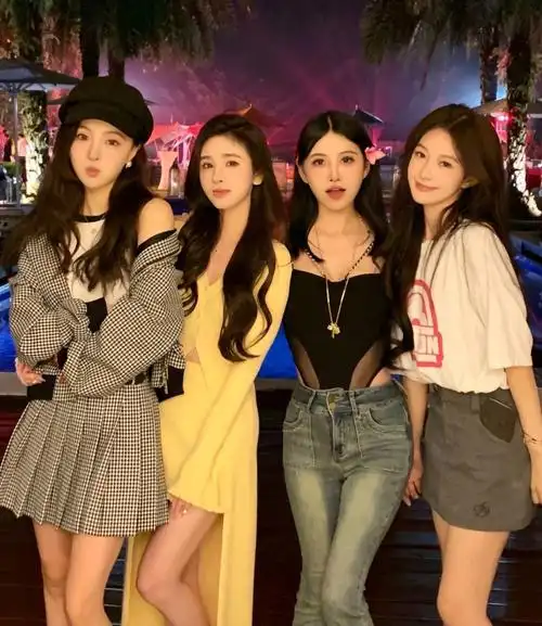 王思聪女友大方宣示主权,晒爱巢坐王思聪副驾,认知清晰不求长久_腾讯