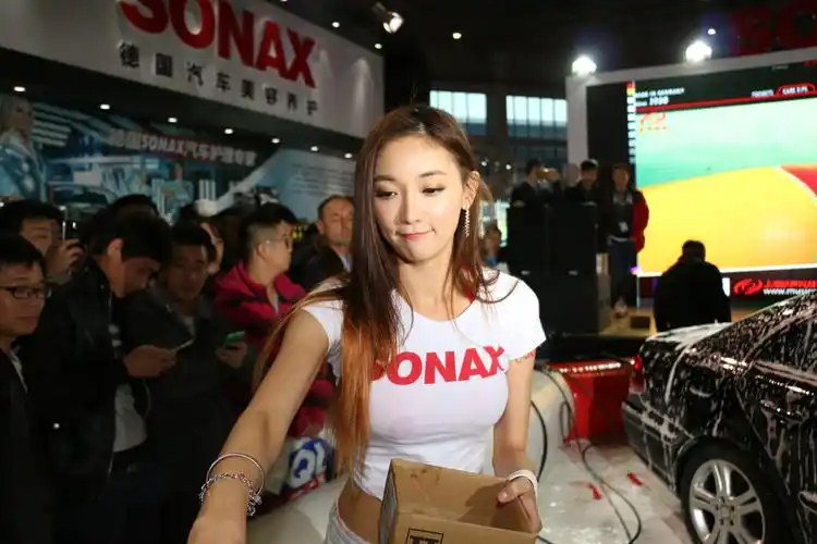 韩国ppl组合车展泡泡洗车秀