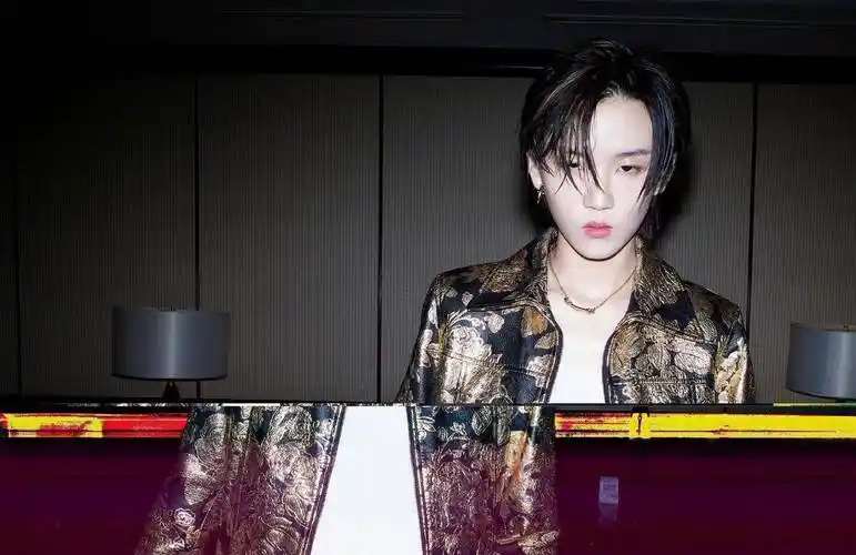 首封刘雨昕c位彰显,许佳琪驾驭去世芭比粉,陆柯燃被差别对待?