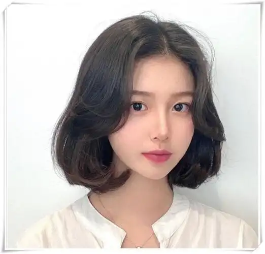 颧骨高下巴短大方脸深度解析三大脸型选择更适合自己的发型