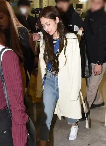 最强ace?blackpink金智妮"最新机场照"成为话题