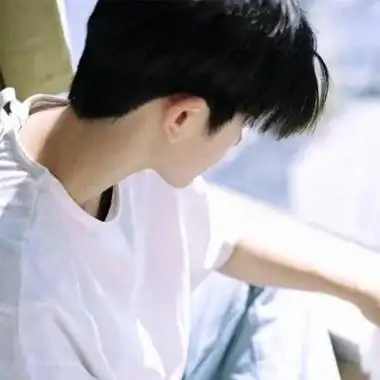 ins风男生头像成熟稳重又很帅气 很干净又很文艺的男生气质头像_男生