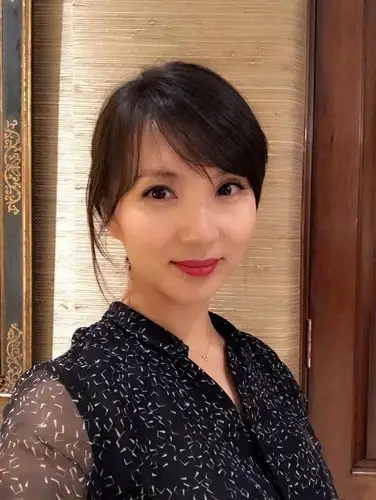 陈好终于现身衬衣长裤扎马尾气质优雅太减龄素颜哪像39岁