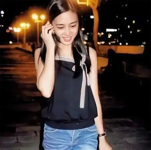 回顾朱丽倩的卑微让人看到了娱乐圈冰冷残酷的不公平