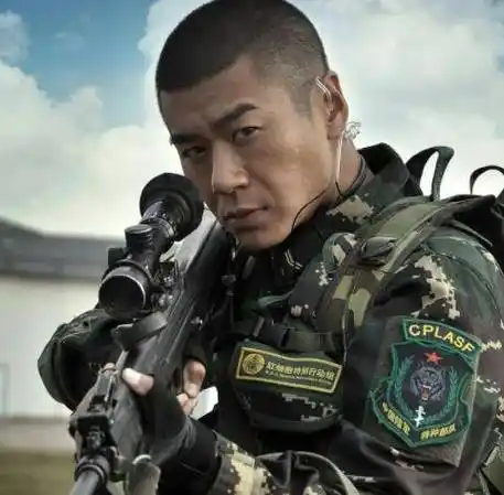 十位硬汉形象的明星,各个都是实力派,谁才是你心中的男神?