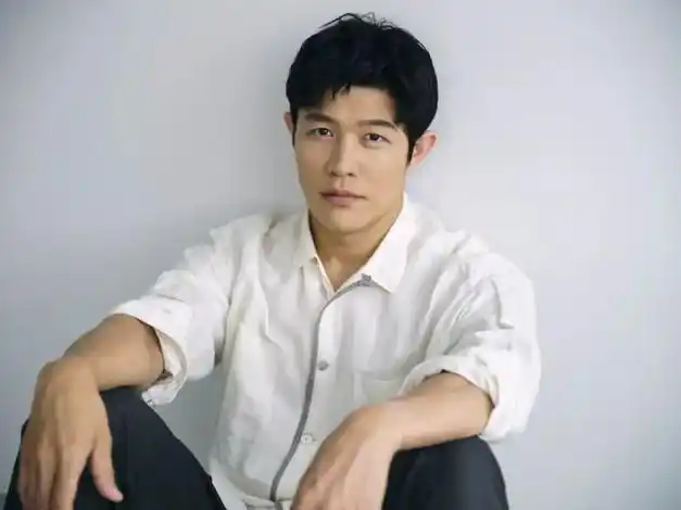 日本男星铃木亮平靠gay片夺得影帝