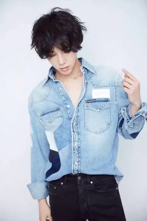 华晨宇的锁骨绝了