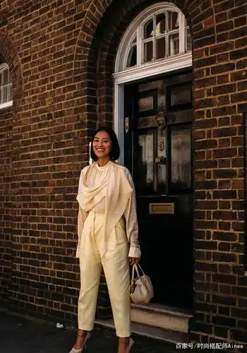 有一种搭配叫"飘带衬衫",时尚又高级,穿搭风格不重样