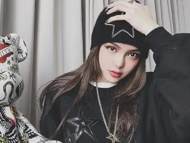 周扬青做直播!颜值和妆容又被网友吐槽了|周扬青|整形|这个杀手不太冷