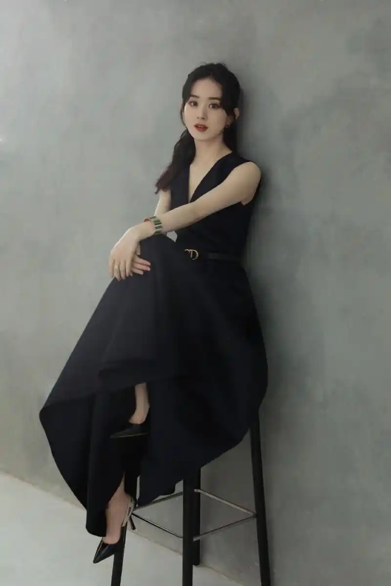 [赵丽颖][新闻]210309 赵丽颖迪奥活动造型大片提前释出 高马尾搭配v