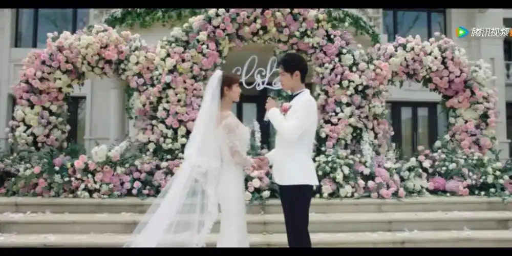 晚上一边看一边激动的看完的,还要随时憋笑(不打扰舍友休息),结果结局