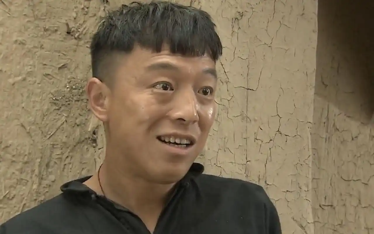 【民兵葛二蛋】面对美女"色诱",黄渤教你如何应对,好像有这样的小舅子