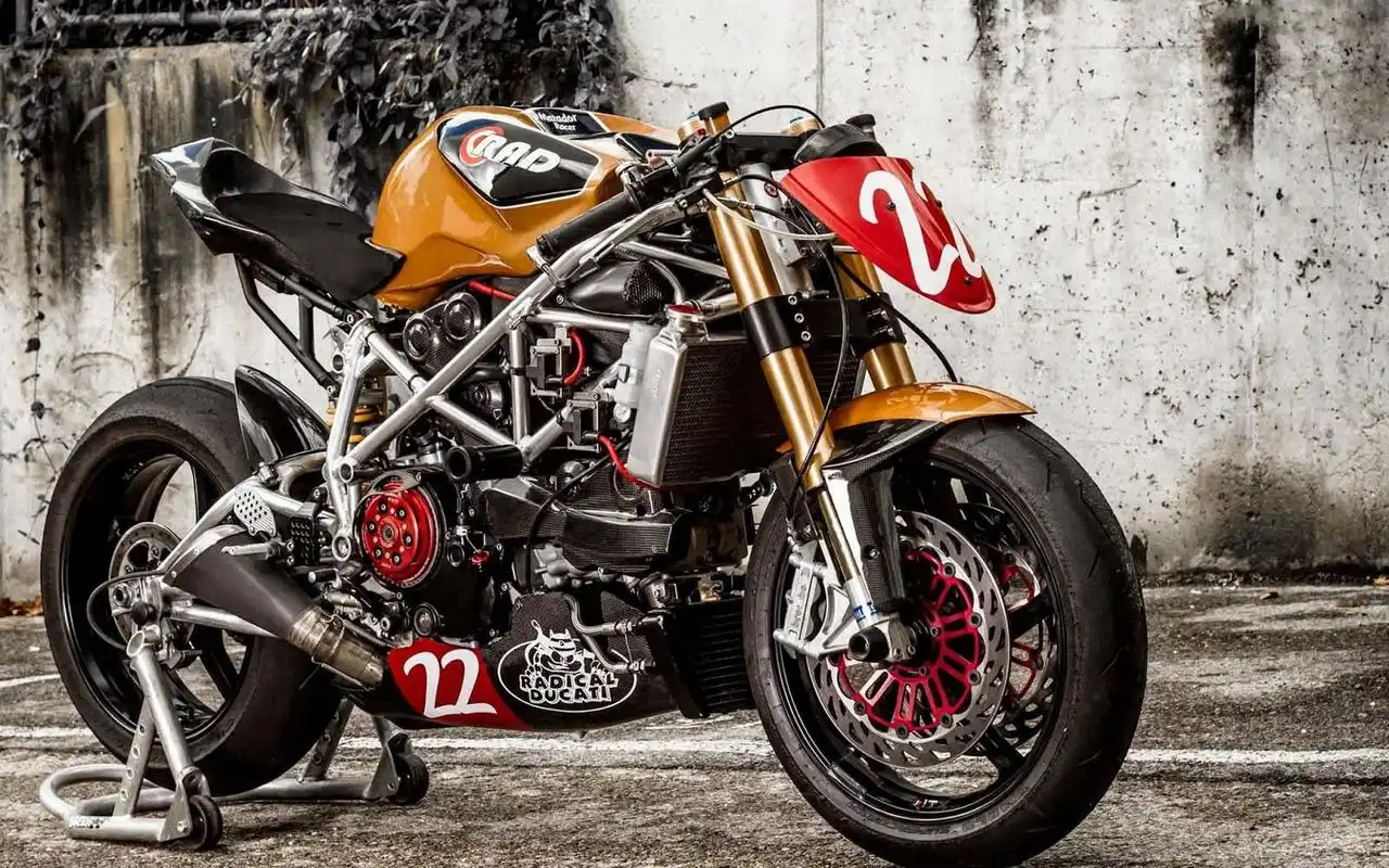 > 杜卡迪斗牛士摩托车高清桌面壁纸(1920×1200)