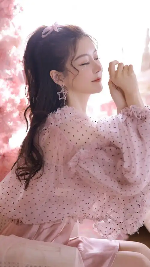 粉红美少女唯美写真手机壁纸