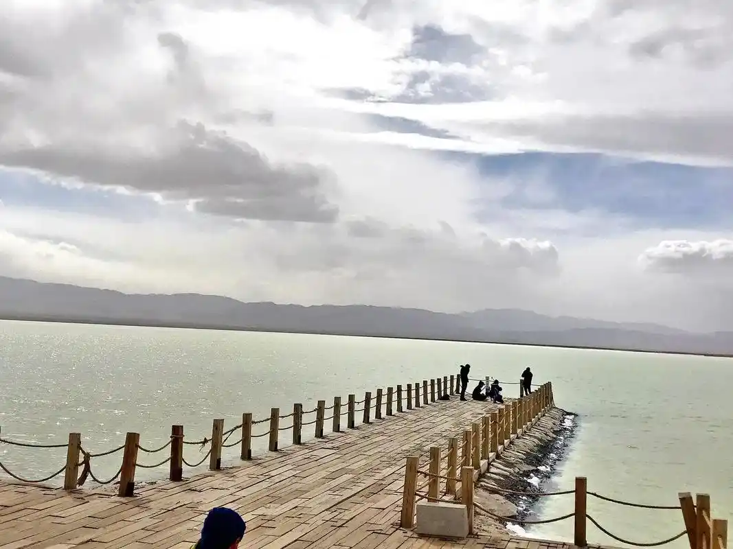 茶卡盐湖天空之镜 #每一张照片都是满满的回忆和足迹 #最美 - 抖音