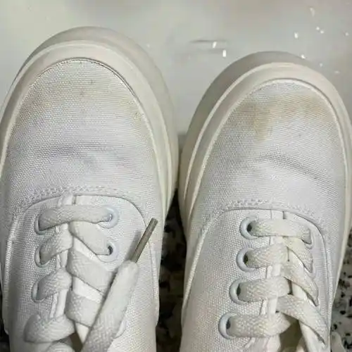 快来拯救小白鞋叭~_鞋子_污渍_水分