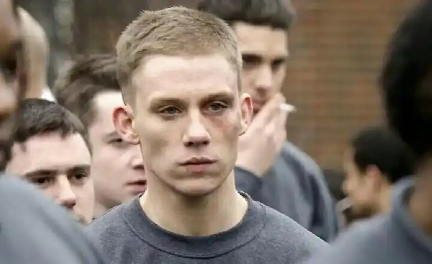 动了情的痞子,连枪也握不住.#乔科尔#痞帅  - 抖音