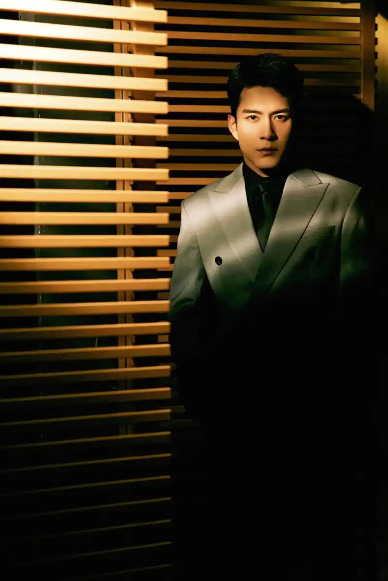 韩东君西装写真[小红花]