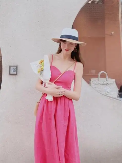 粉色裙子旅游穿搭:粉色裙怎么搭配?