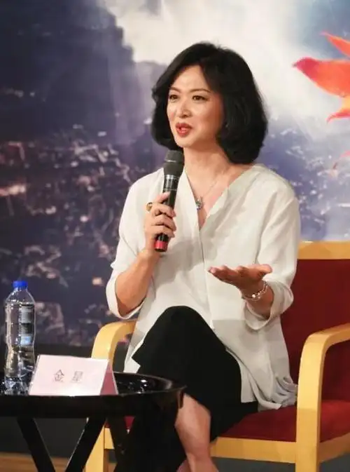 记者:你和女人洗澡会不会动心,金星:手术前,我对女人也没兴趣|汉斯