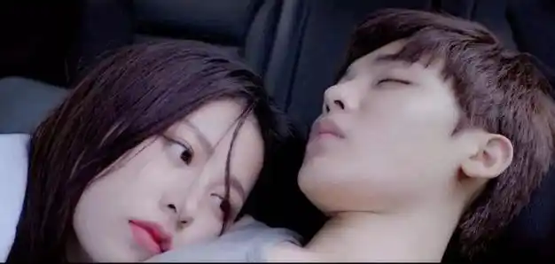 当然了,还有我们的国民帅弟弟侯明昊啦,周雨彤再次搭档小鲜肉侯明昊