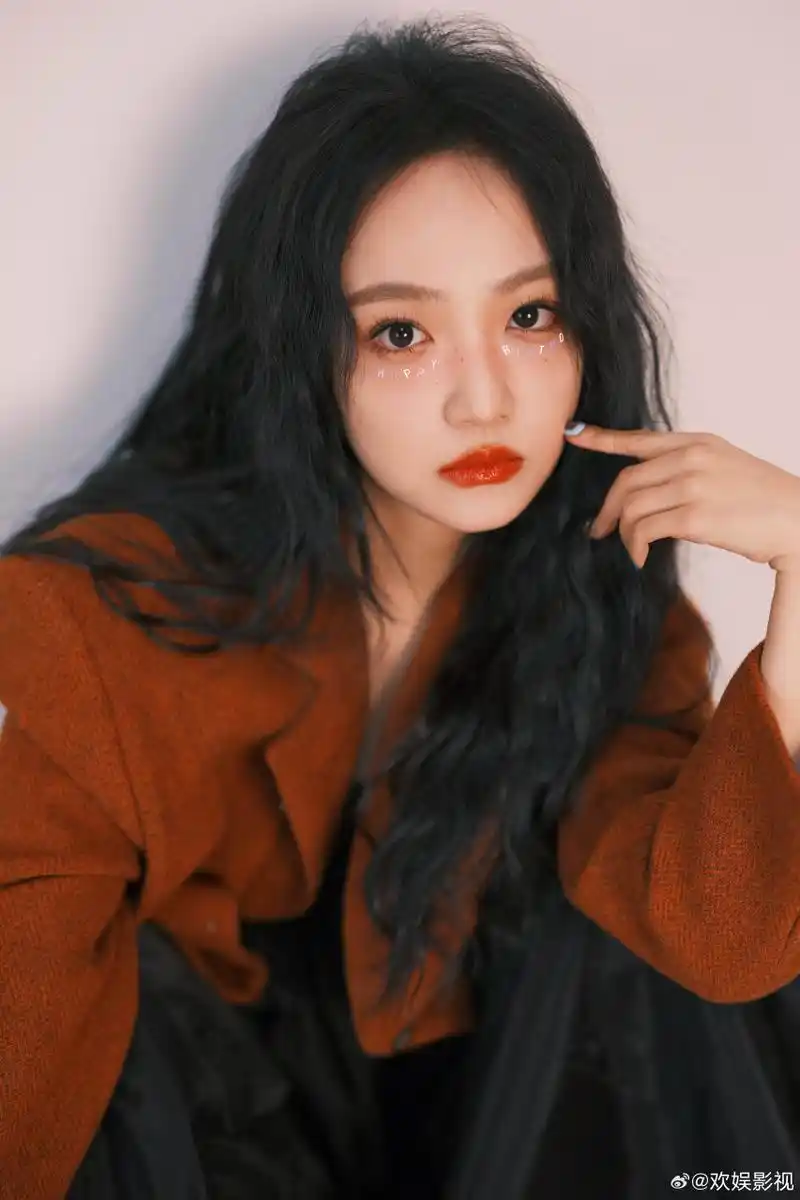 欢娱影视演员@吴佳怡six 2023生日写真今日释出～#吴佳怡1201生日快乐