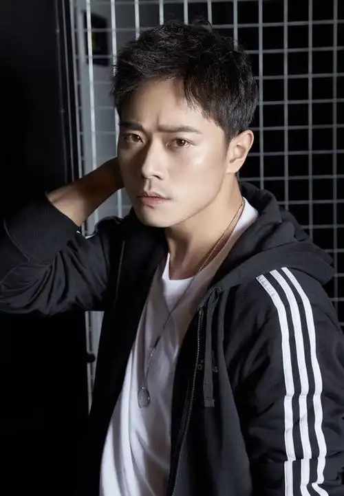 娱乐圈的情侣都分手了?但是蓝盈莹和曹骏可能是最后的希望