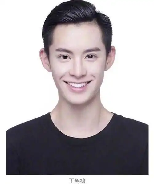 男明星证件照海关照,果然帅哥的颜值就是经得住考验