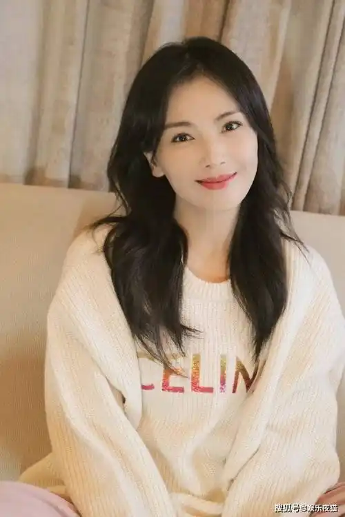 刘涛晒居家随拍温柔笑容甜美令人身心舒适