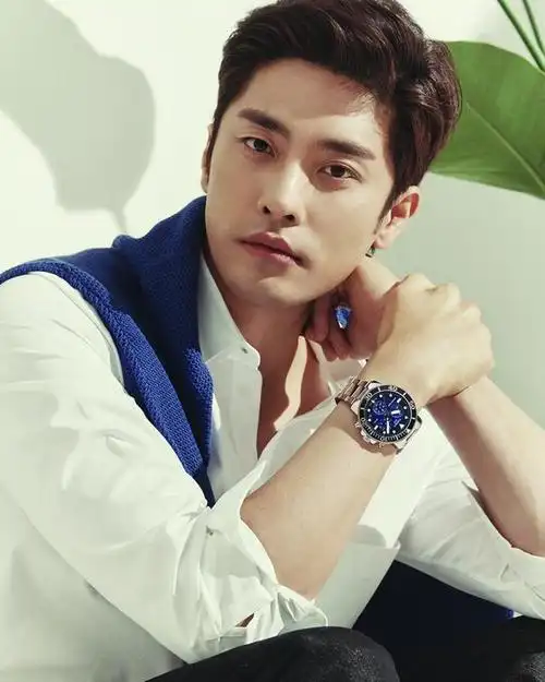 韩国明星 男演员(韩国明星男演员大叔)-天晟网