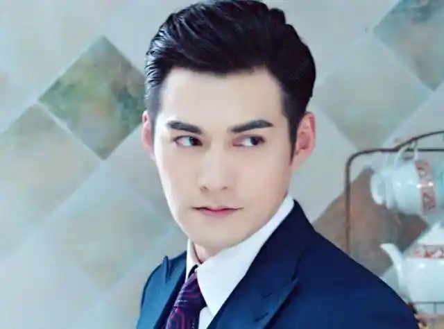 唇部线条分明,超级精致,这样的唇居然出现在男明星的脸上.羡慕羡慕.