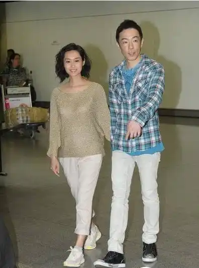 朱茵黄贯中结婚,四月三喜临门