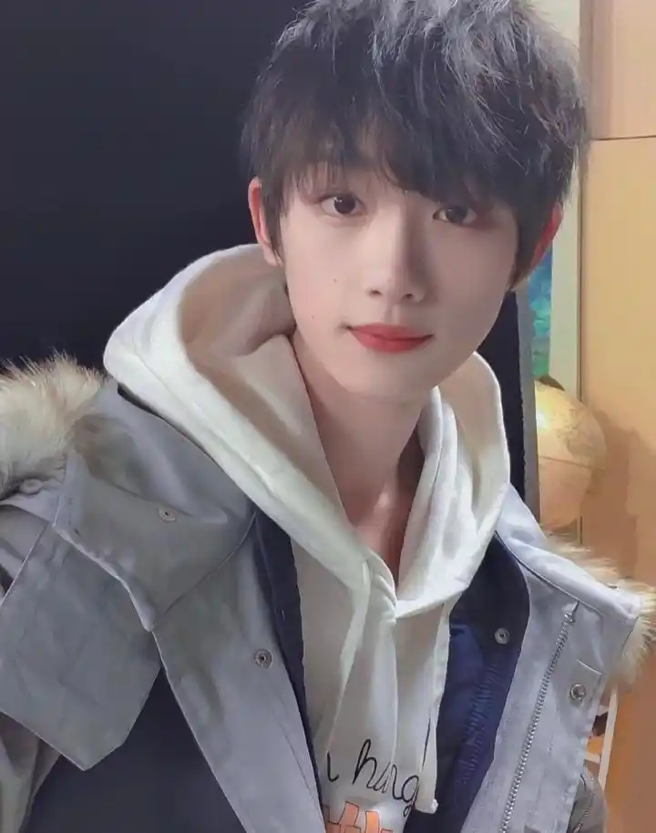 丁程鑫绝美照片