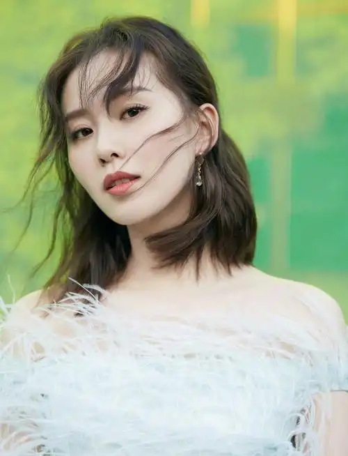 原创两位产后复出的女明星,赵丽颖和刘诗诗谁的变化最大?