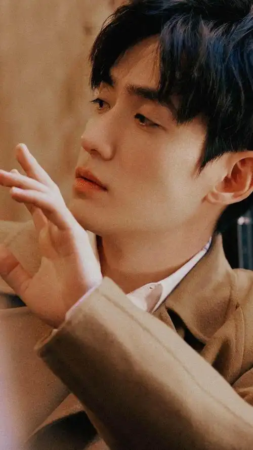 绝版高清·朱一龙壁纸:小笼包,镇魂女孩赶紧码起来!