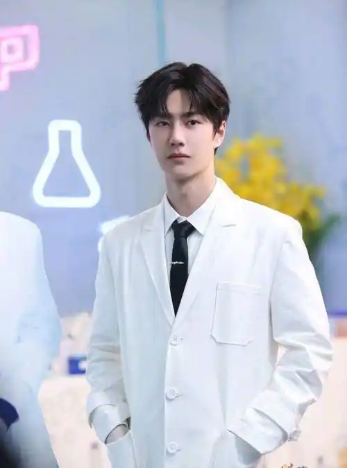 原创王一博解约nike后再放大招变身生化人体验真人npc